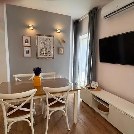 Charming Historic Bairro Alto Apartment Lissabon